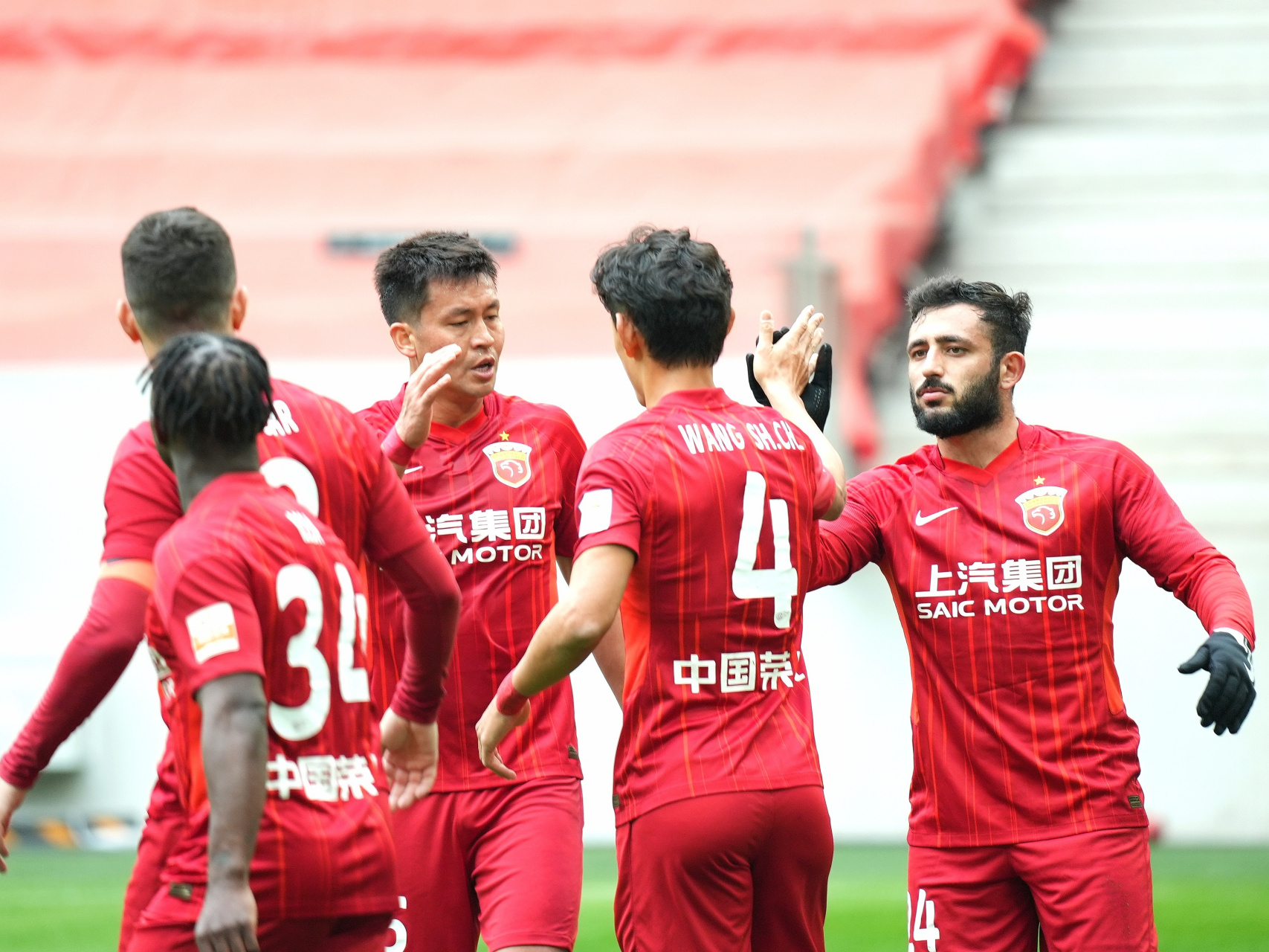 今日上海上港足球比赛_(今天足球上海上港哪有直播?)