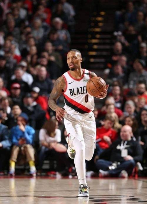 奥尼尔认为巅峰的字母哥比巅峰的自己更强 奥尼尔认为巅峰的字母哥比巅峰的自己更强