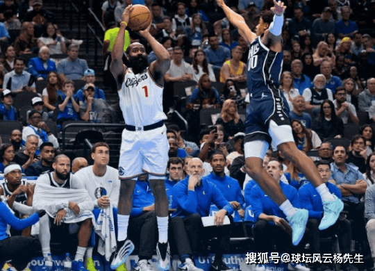 哈登快船生涯第7次三双追平队史纪录三双合计81次的简单介绍