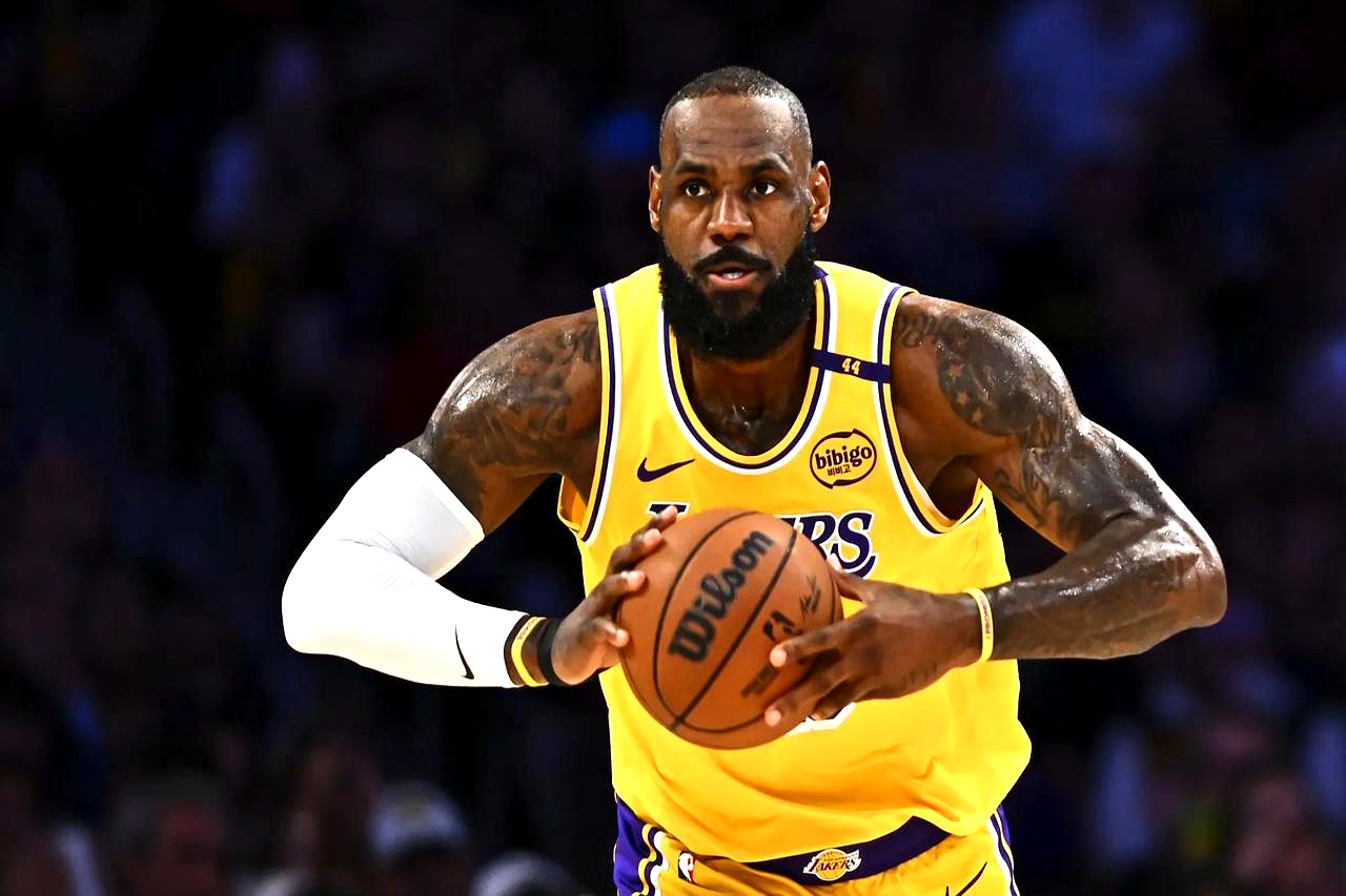 关于字母哥生涯第二次完成压哨绝杀赛季场均34分的信息 关于字母哥生涯第二次完成压哨绝杀赛季场均34分的信息