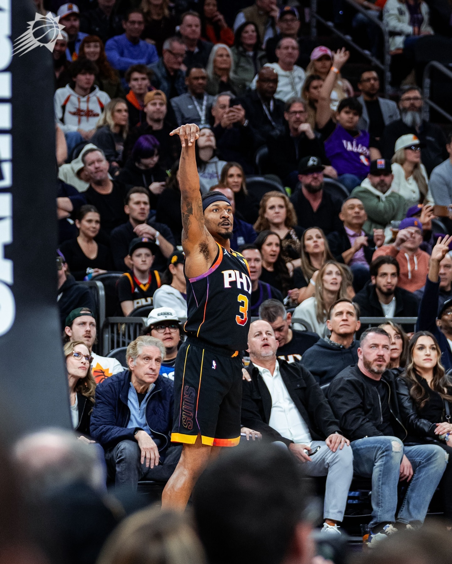 关于NBA常规赛太阳客场123-114力克独行侠布克26+9弗拉格16分的信息