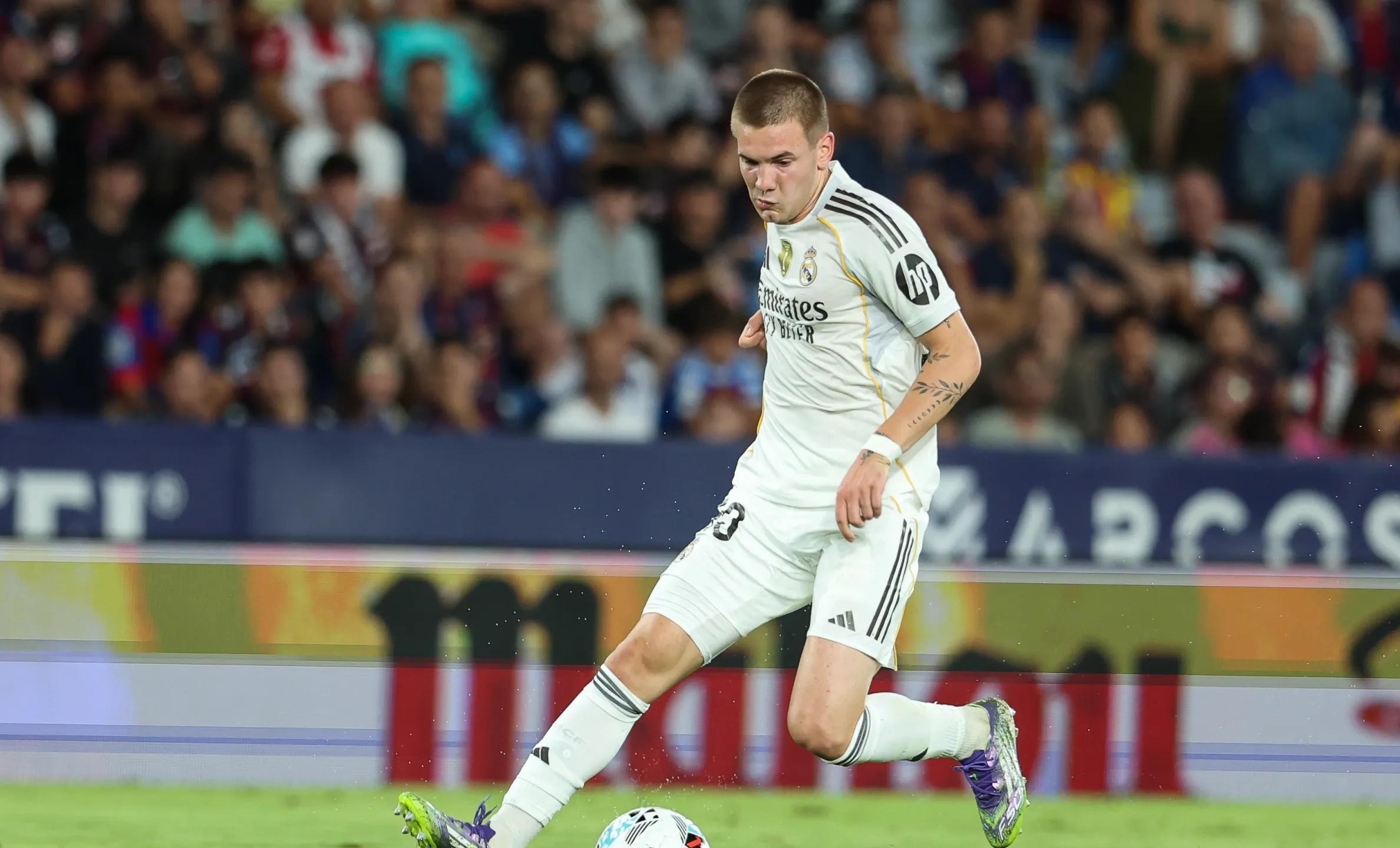 包含记者:马斯坦托诺首选皇马巴黎也在关注中的词条 包含记者:马斯坦托诺首选皇马巴黎也在关注中的词条