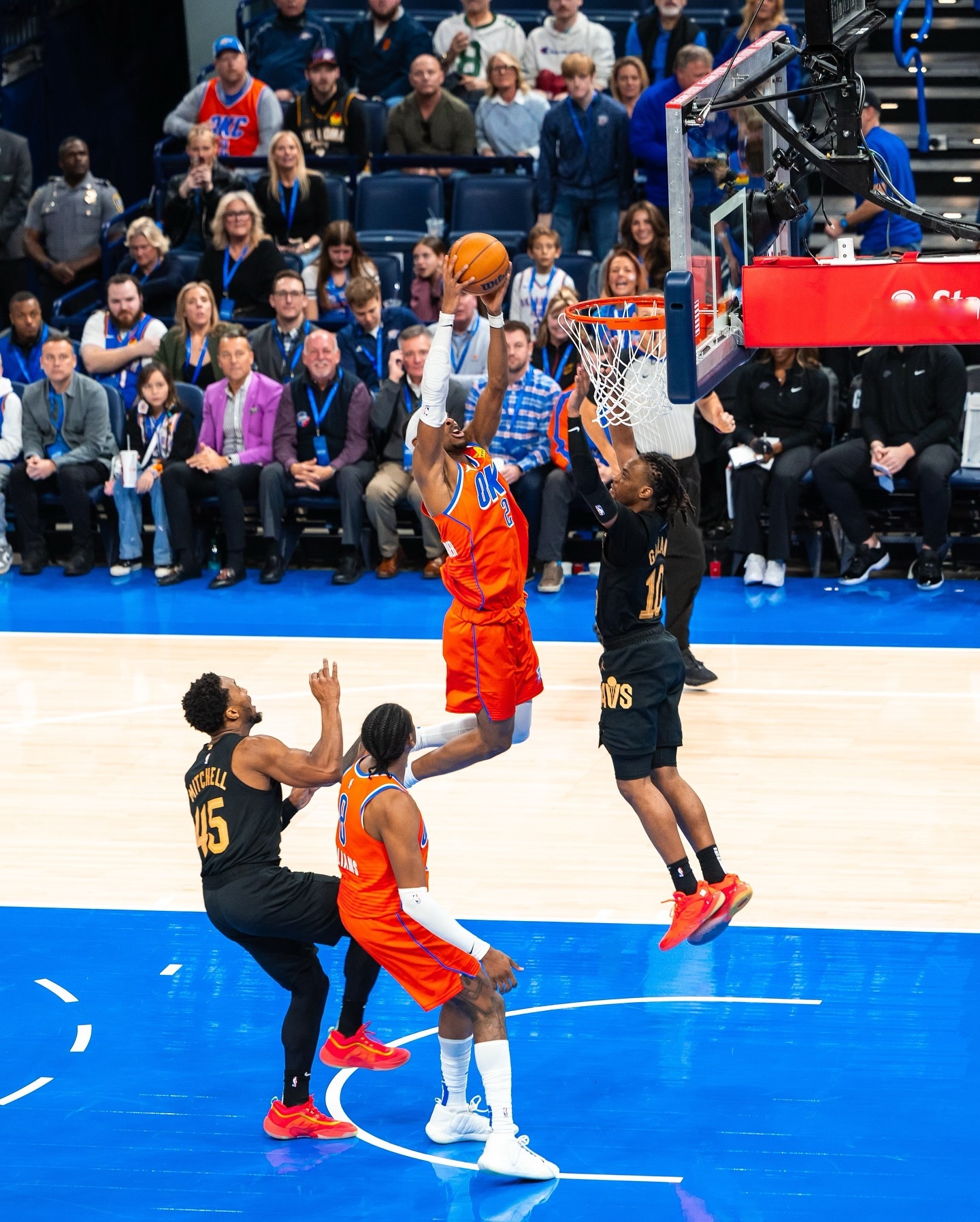 包含NBA常规赛雷霆客场19分逆转灰熊亚历山大狂轰35分霍姆格伦21+7的词条