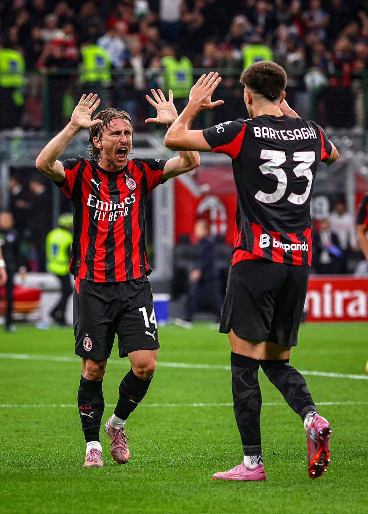 罗马诺：勒沃库森签下蒂尔曼拜仁拥有回购权