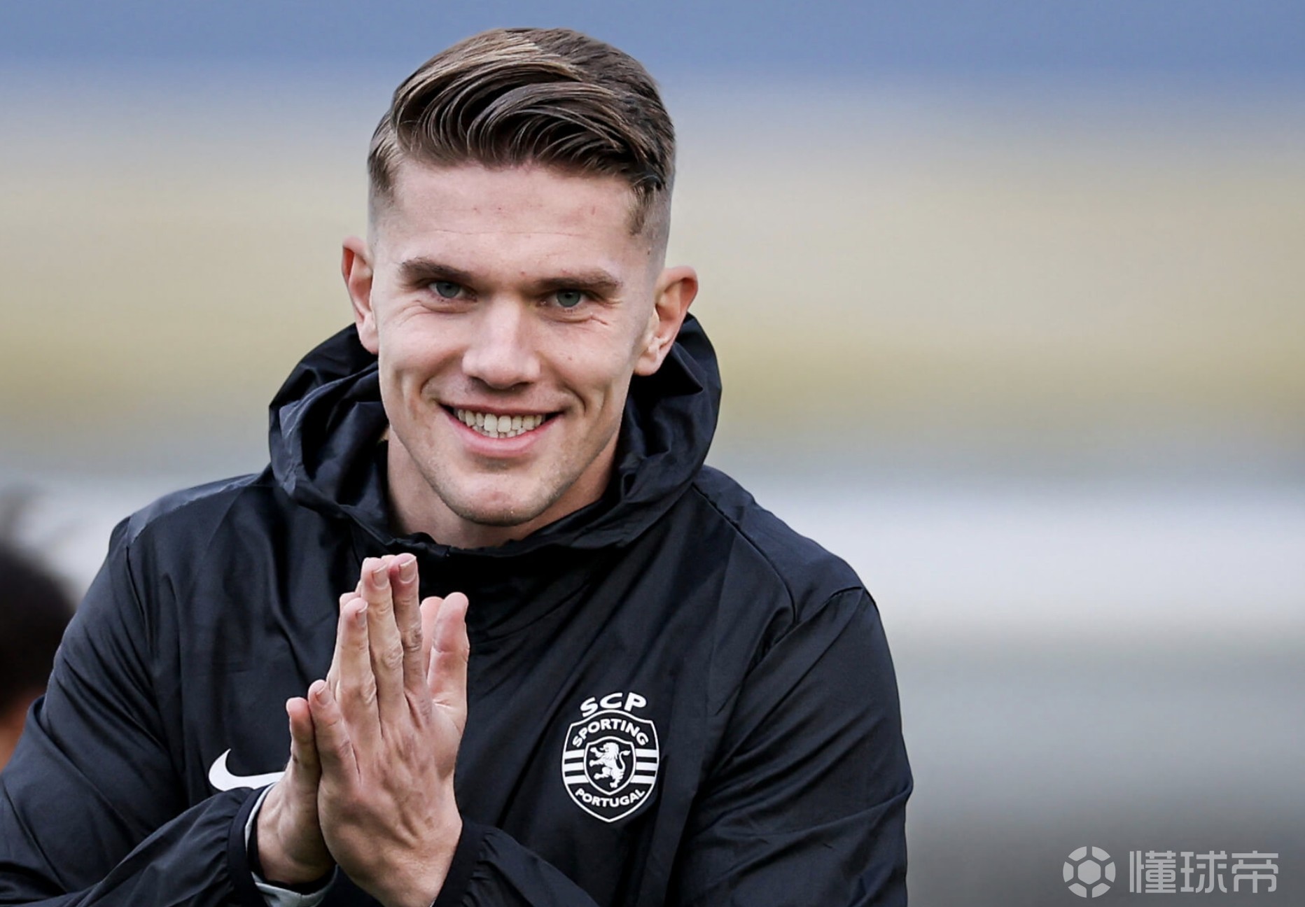 关于哲凯赖什发文告别葡萄牙体育球员正式加盟阿森纳的信息