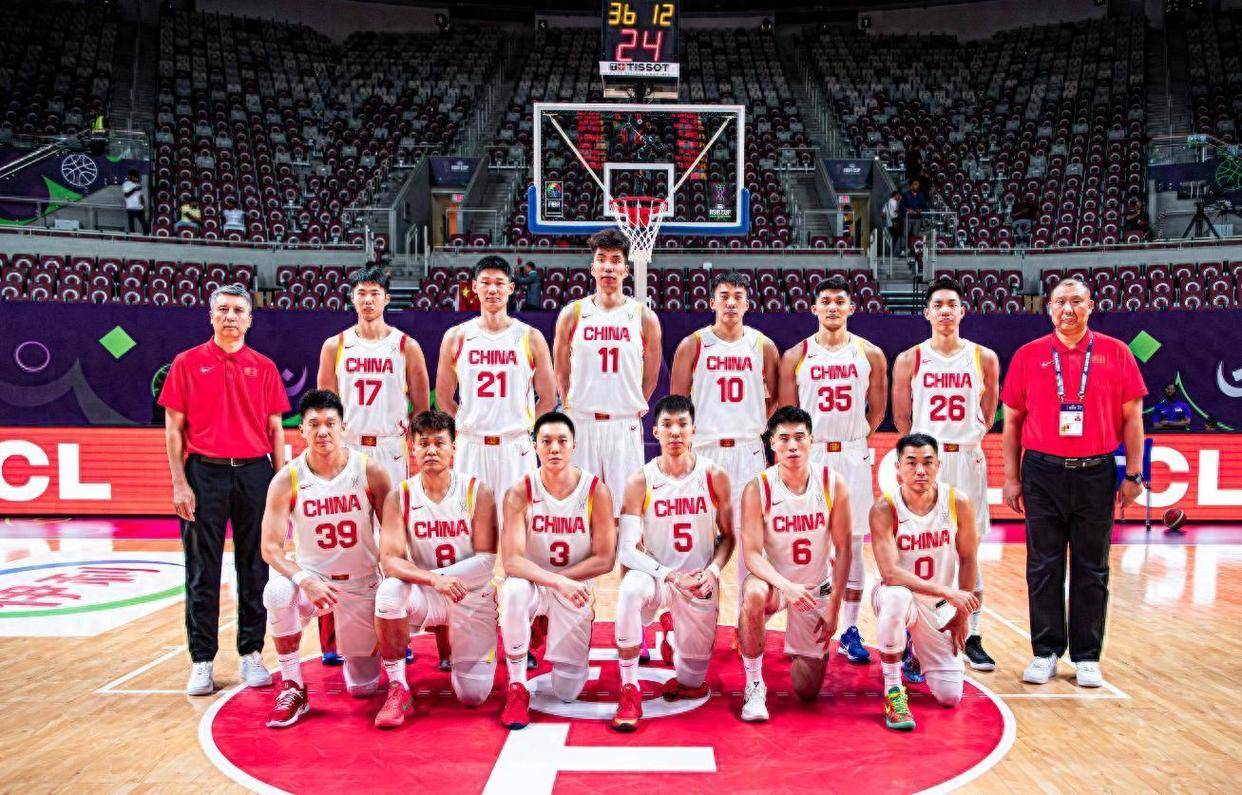 包含中国男篮三分罕见精准23中10赵睿和程帅澎均4中3的词条