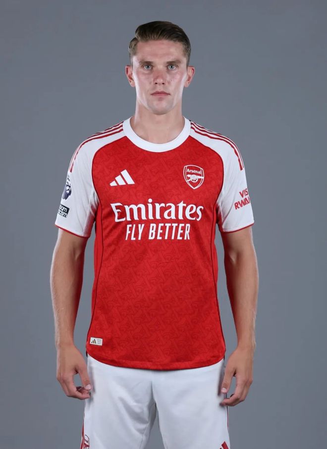 哲凯赖什进入阿森纳对阵热刺名单球员很快上演首秀的简单介绍