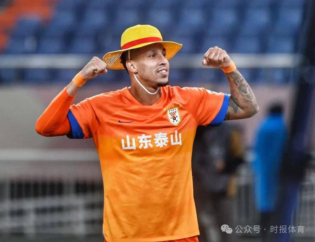 关于中超河南队2-2山东泰山泽卡梅开二度卡多索双响建功的信息