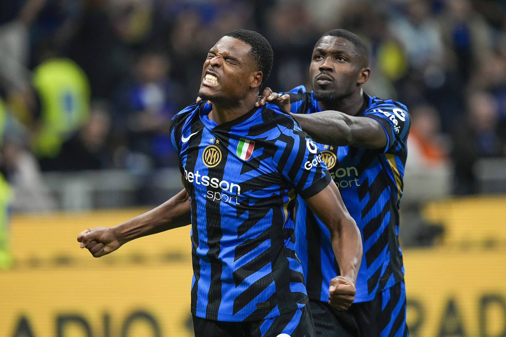 意甲维罗纳1-2国际米兰泽林斯基破门弗雷泽乌龙的简单介绍