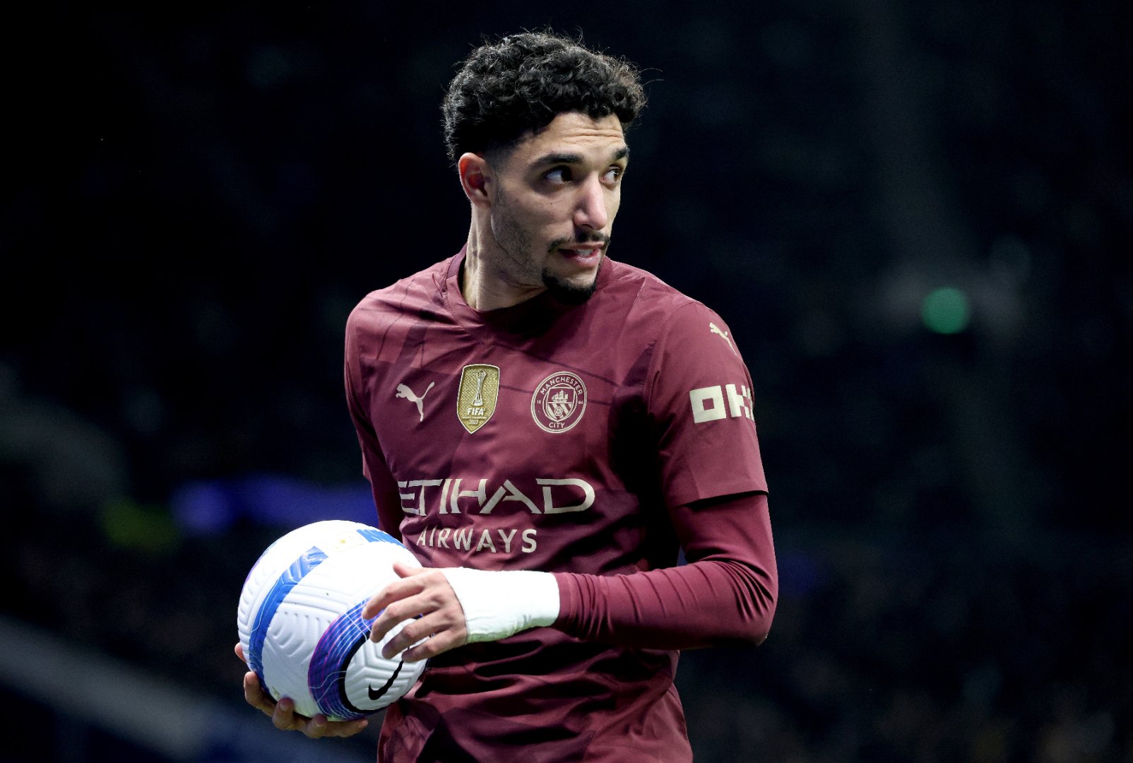 关于曼城官方宣布马尔穆什将缺席曼市德比因国际比赛日膝盖受伤的信息