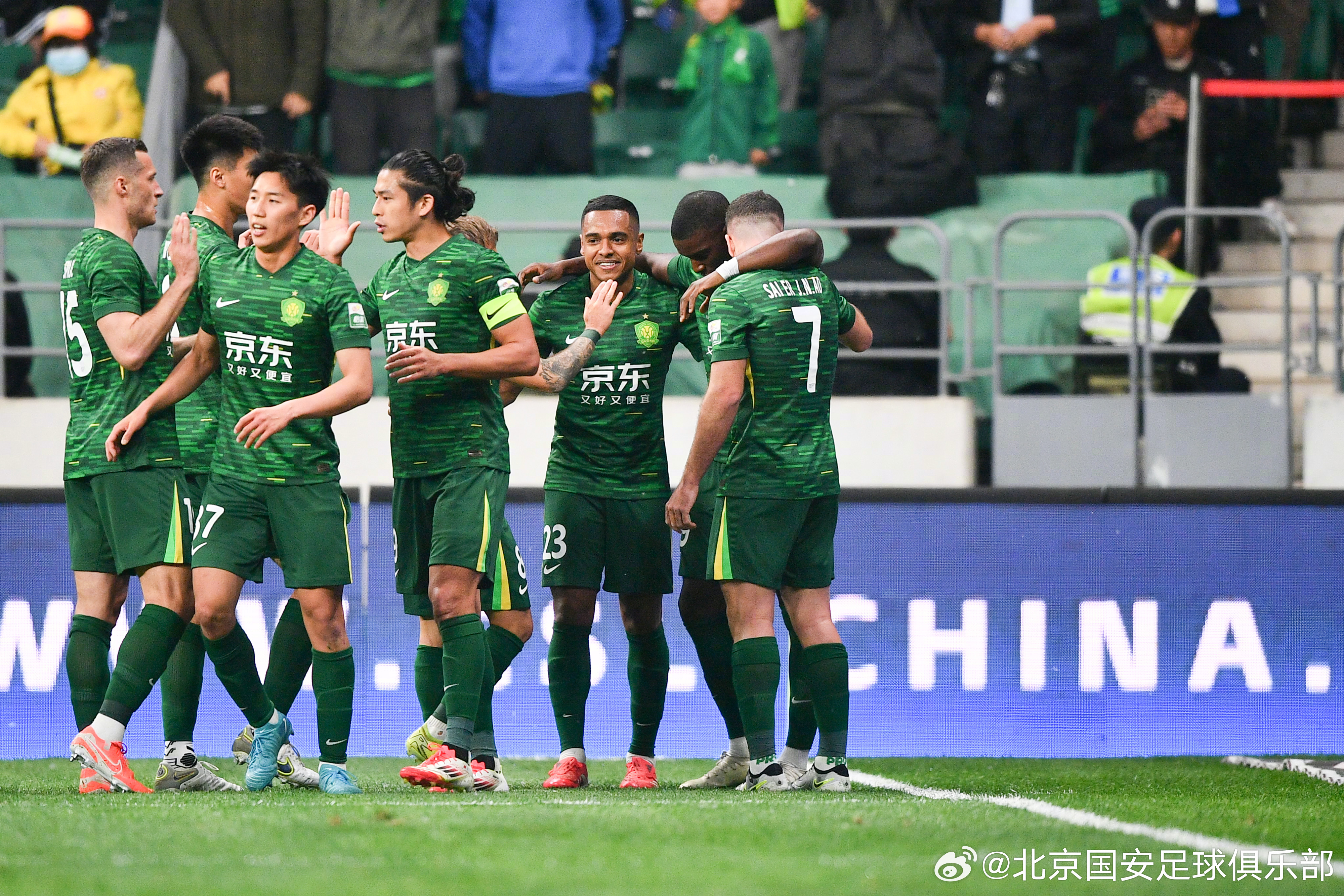 关于亚冠北京国安3-0大埔张玉宁破门塞尔吉尼奥替补双响的信息