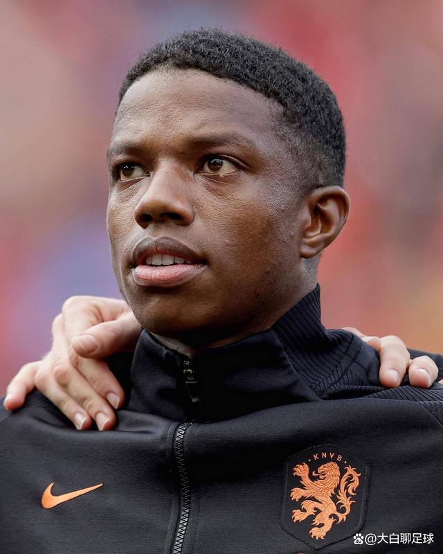 包含曝费耶诺德在尝试签下瓦尔迪后者目前是自由球员的词条