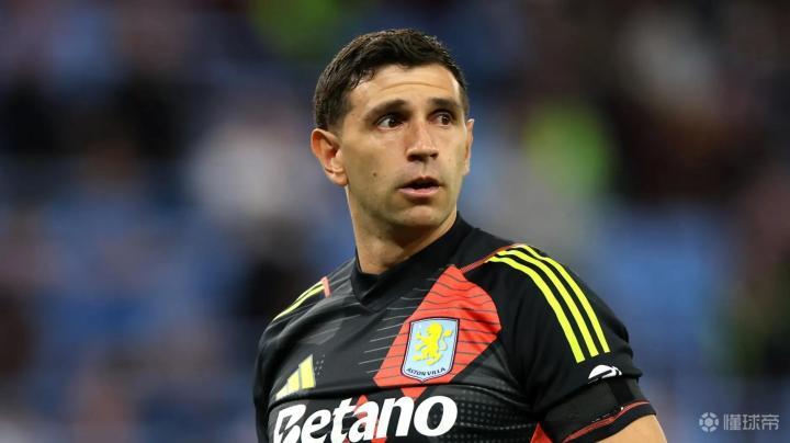 大马丁决定留在维拉球员曾与曼联有传闻的简单介绍 大马丁决定留在维拉球员曾与曼联有传闻的简单介绍