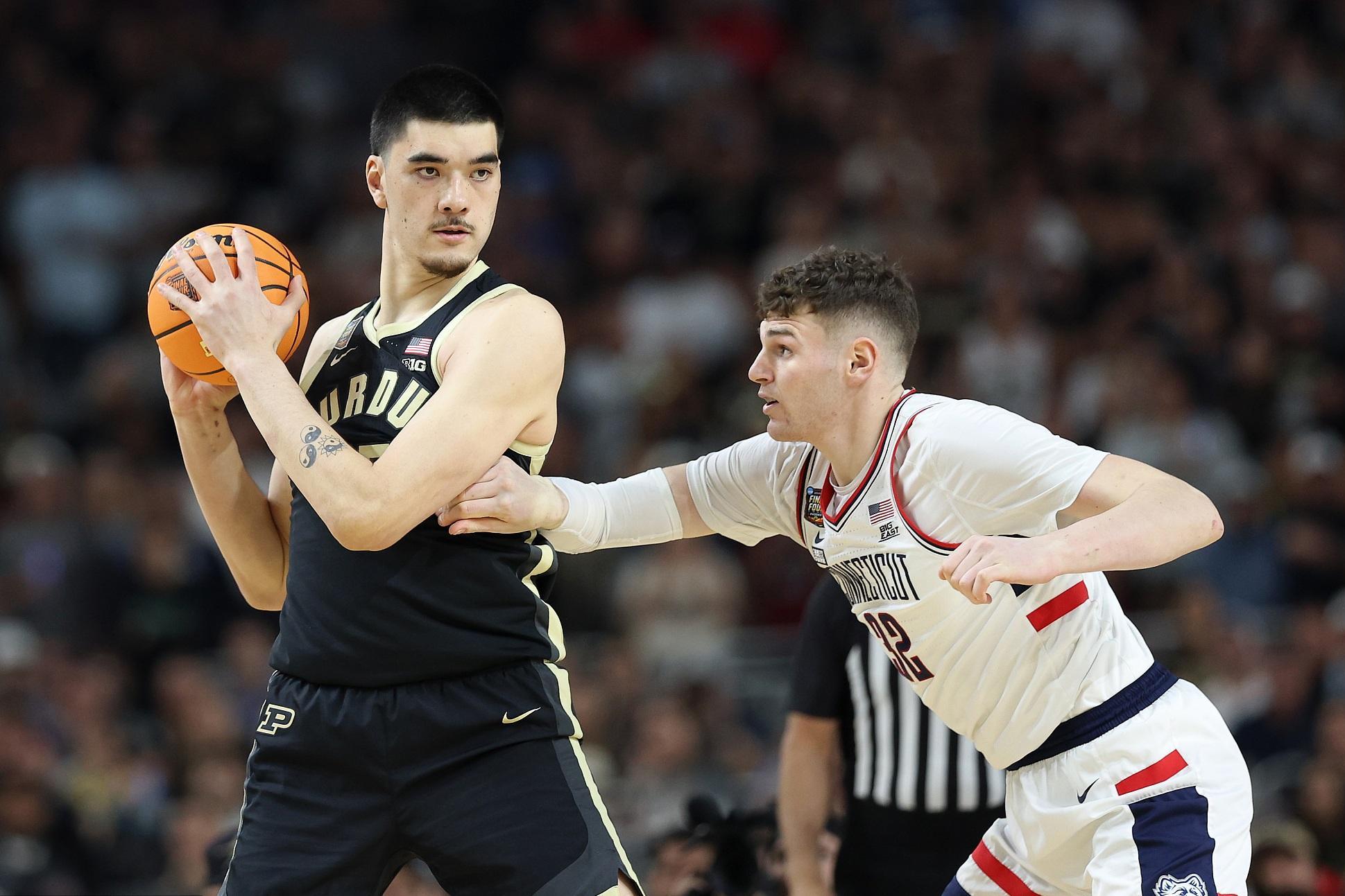 关于NCAA:康涅狄格大学VS亚利桑那大学的信息