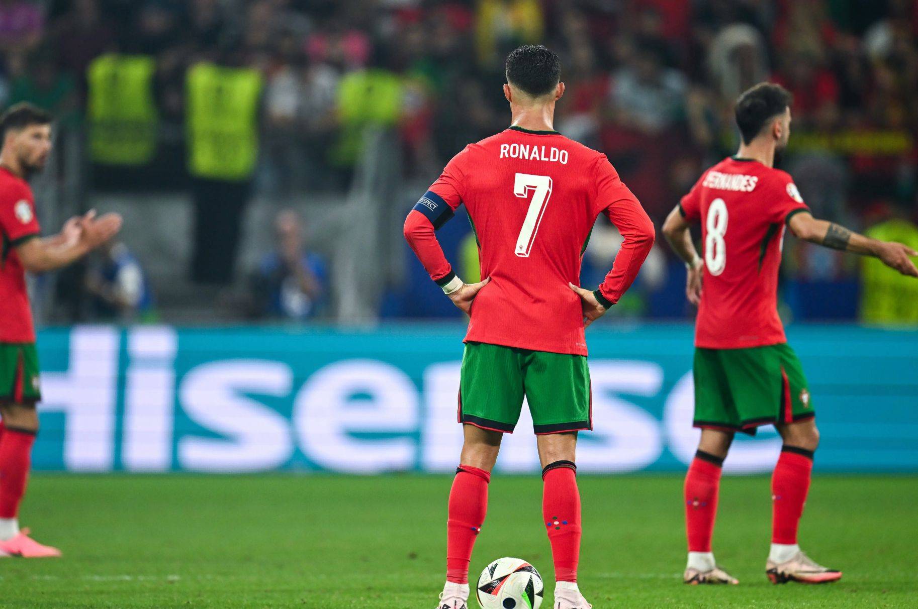 包含C罗：葡萄牙夺冠将震撼世界传统强队本就应该赢得大赛的词条