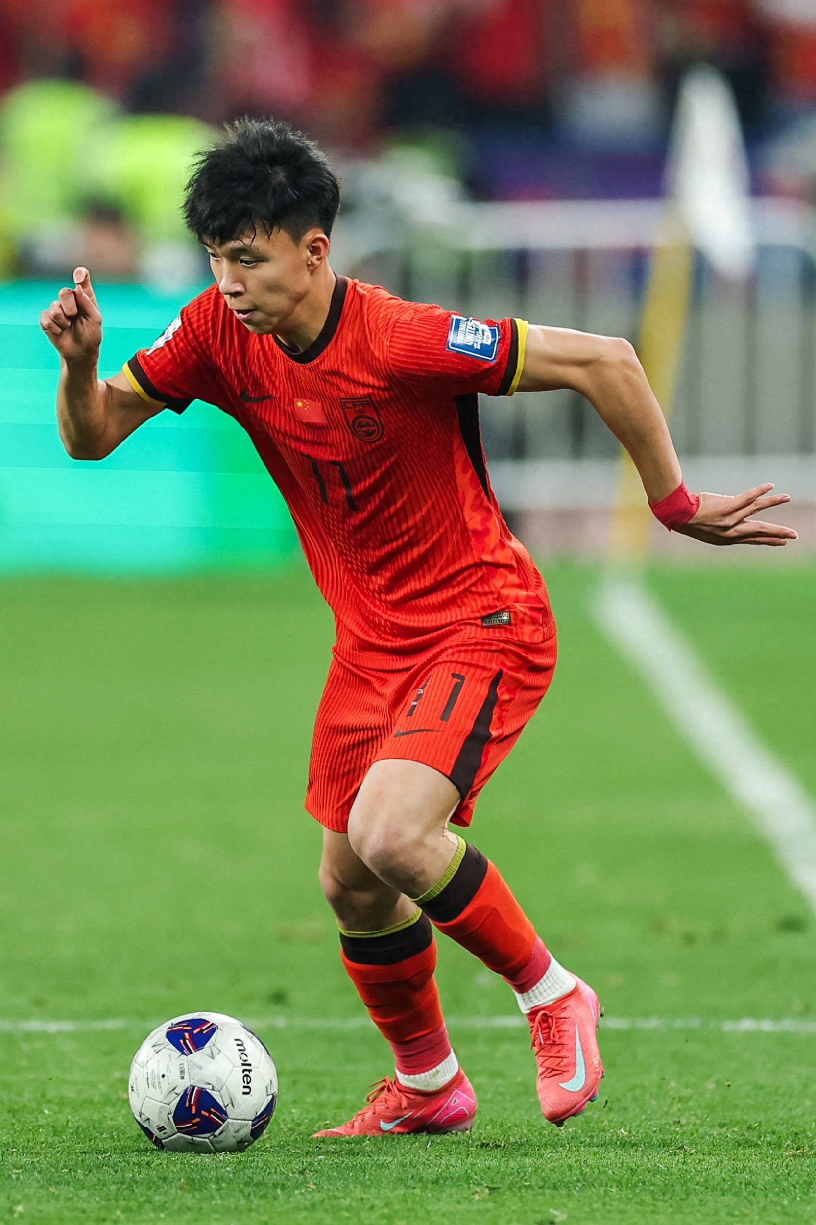 包含国足回应东亚杯行李多问题51人共140件的词条