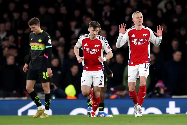 曝费内巴切正式报价津琴科穆里尼奥推动球员转会的简单介绍