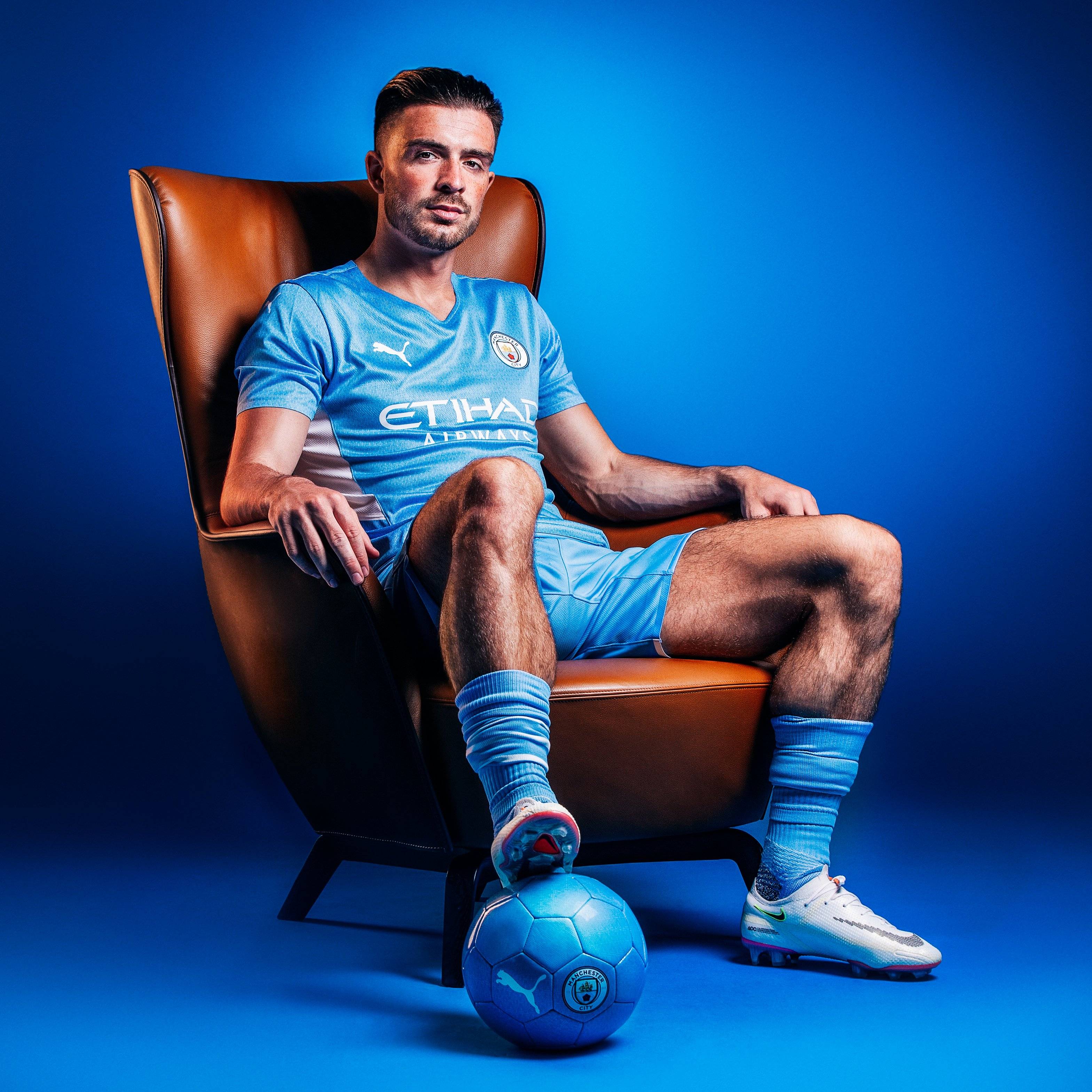 关于西汉姆联埃弗顿有意引进格拉利什曼城希望出售球员的信息