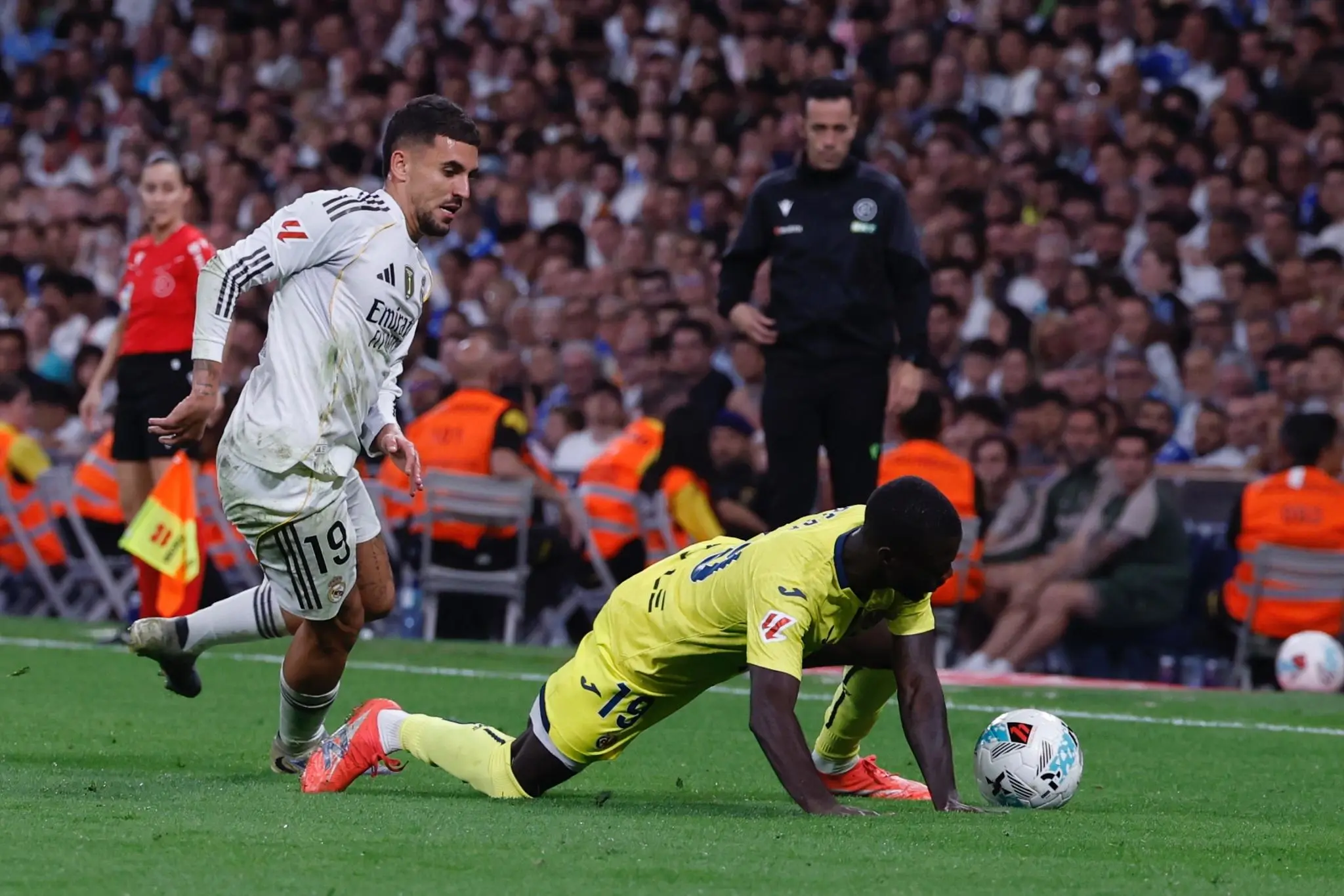 包含尤文图斯有意塞瓦略斯皇马愿意出售球员的词条