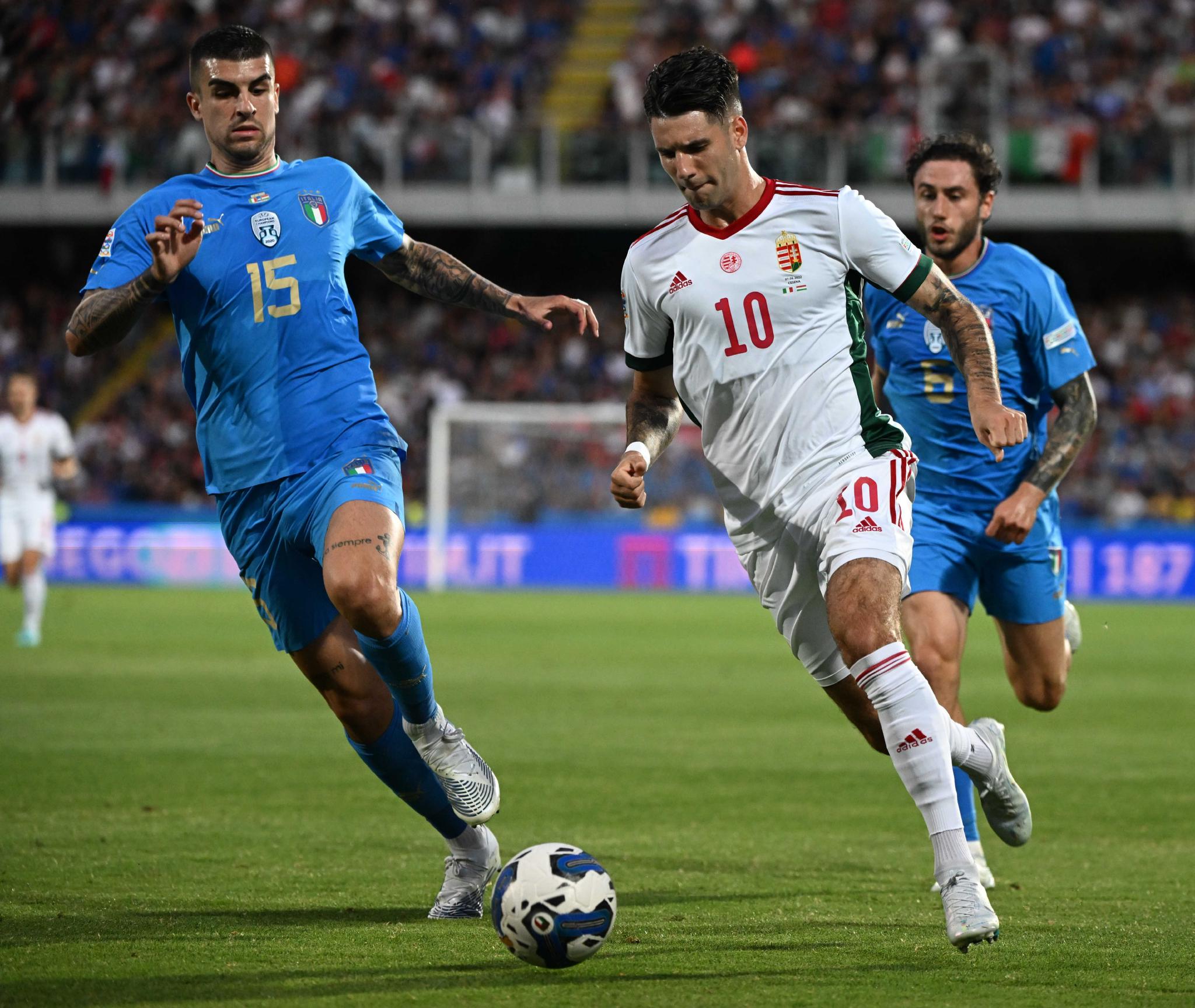 包含意大利公布9月世欧预名单卡拉菲奥里、巴雷拉入选的词条