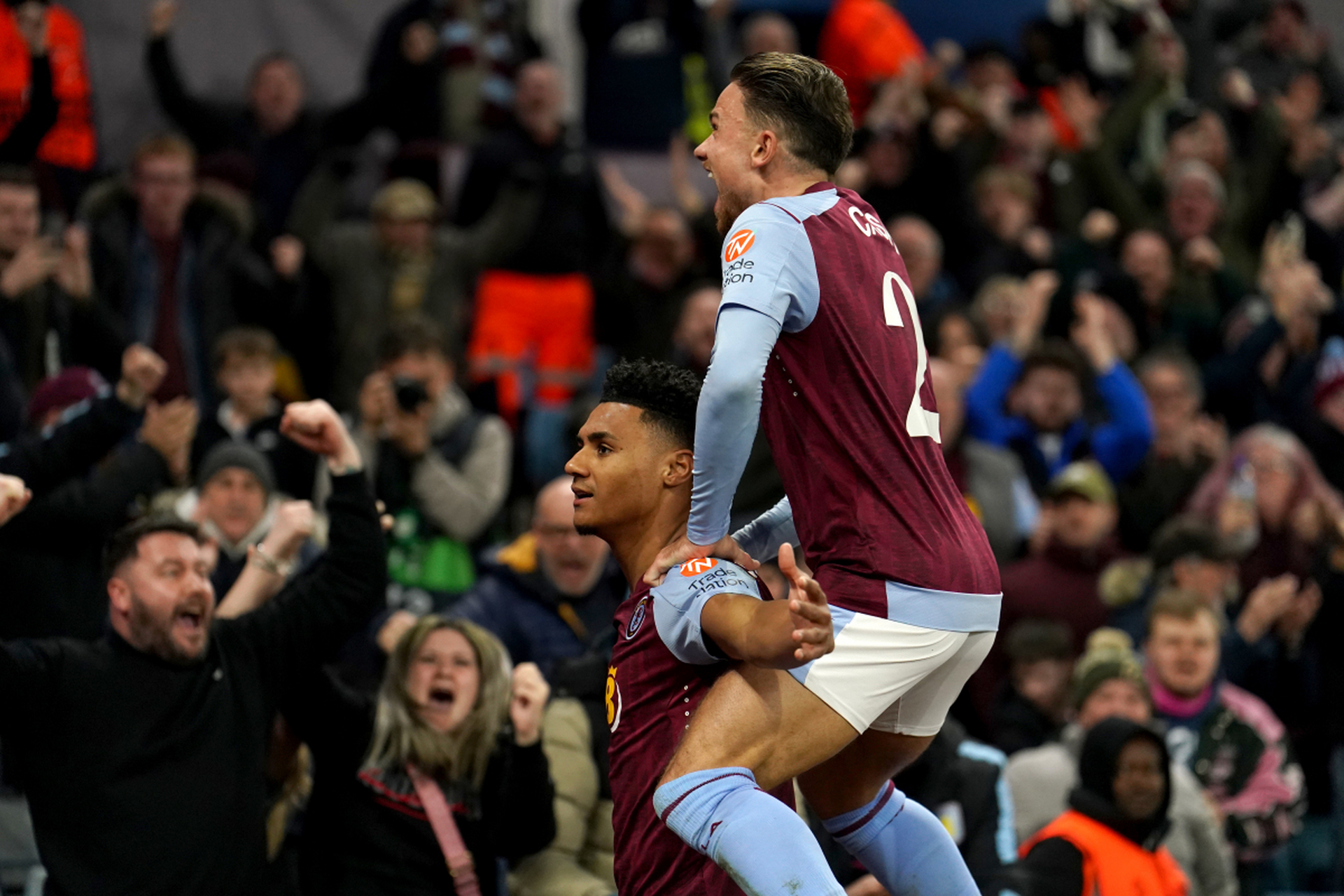 英超:利兹联队VS阿斯顿维拉 英超:利兹联队VS阿斯顿维拉