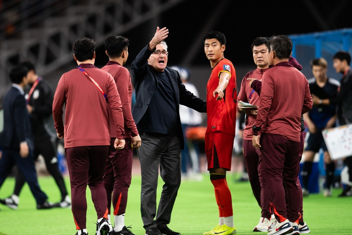 关于伊万执教国足13场3胜2平8负胜率不足25%的信息