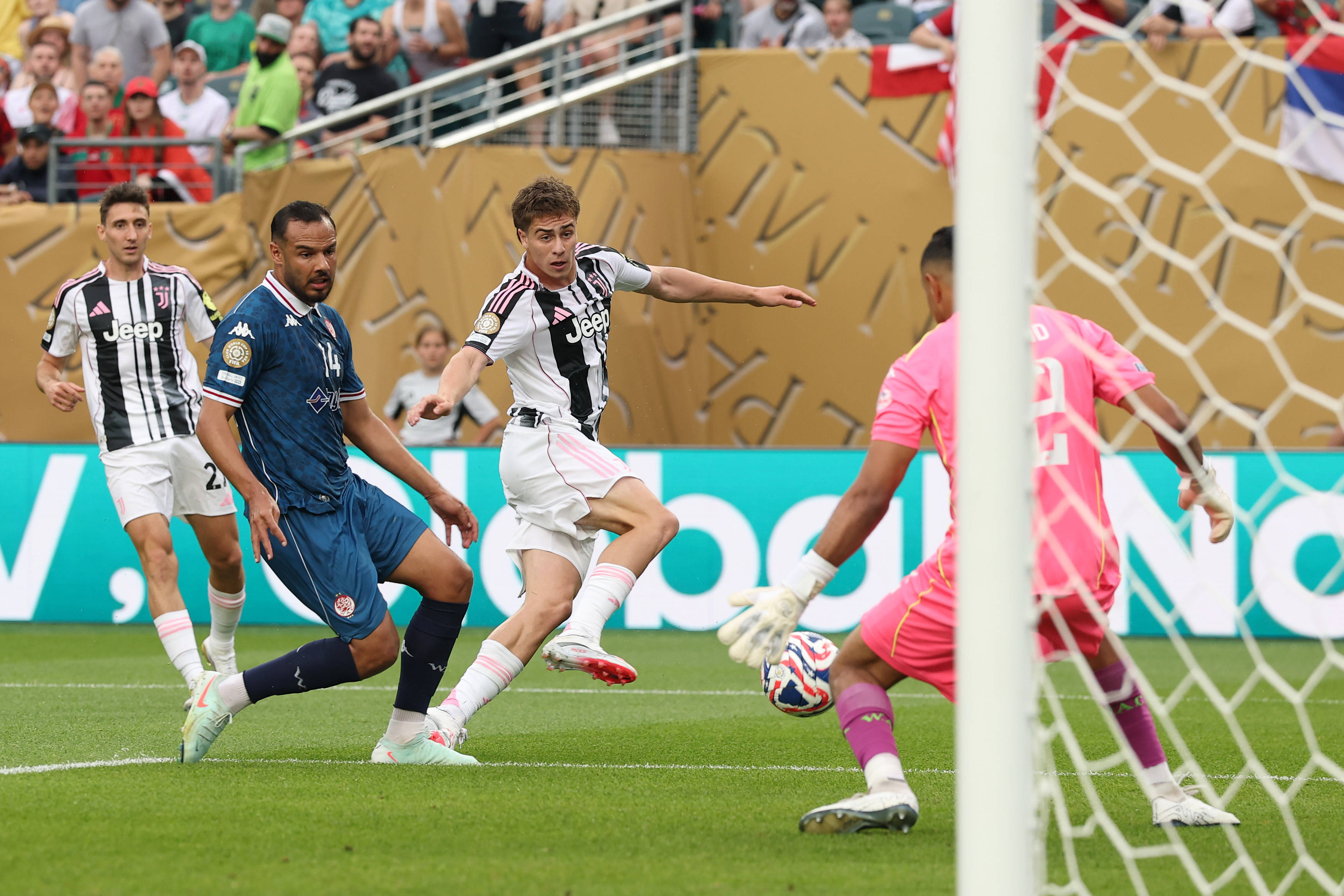 关于世俱杯第一轮最佳阵容穆阿尼、奥塔门迪、内托等球员入选的信息 关于世俱杯第一轮最佳阵容穆阿尼、奥塔门迪、内托等球员入选的信息