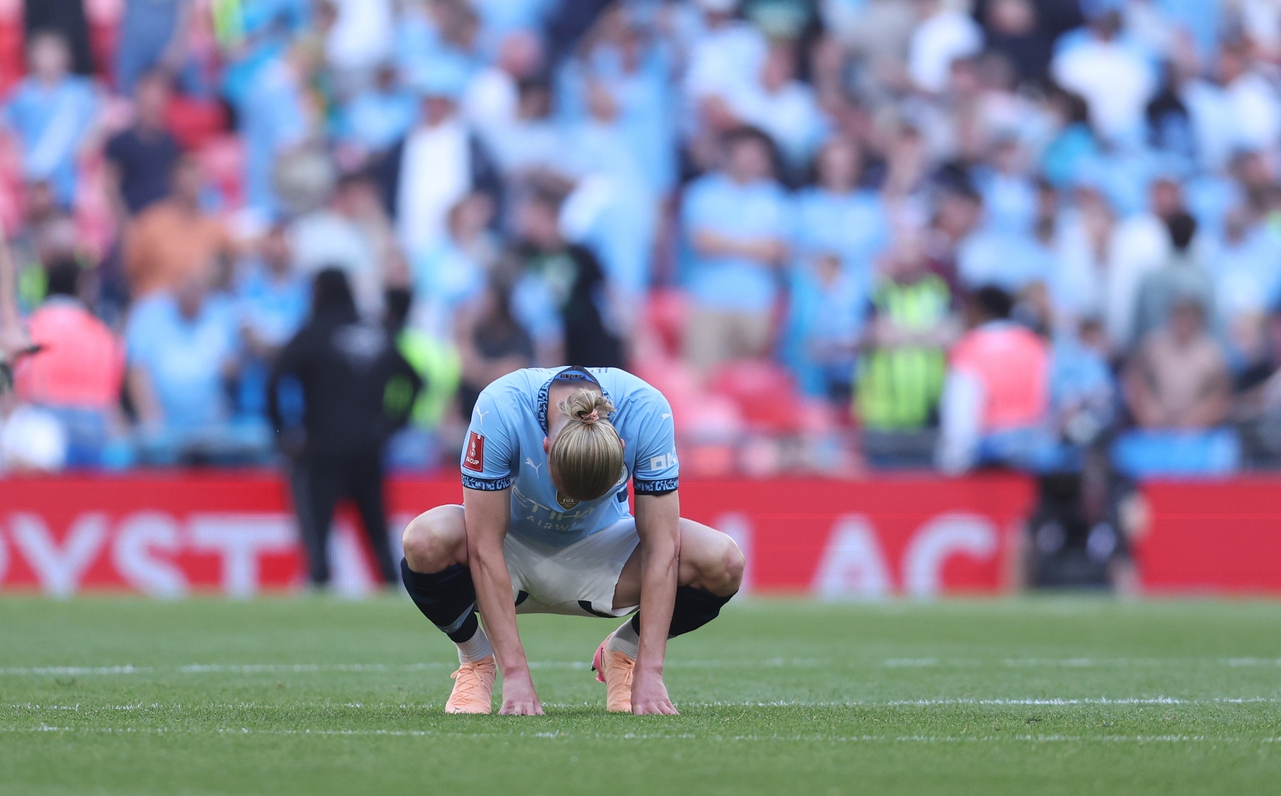巴塞罗那有意穆尼奥斯球员是水晶宫主力的简单介绍