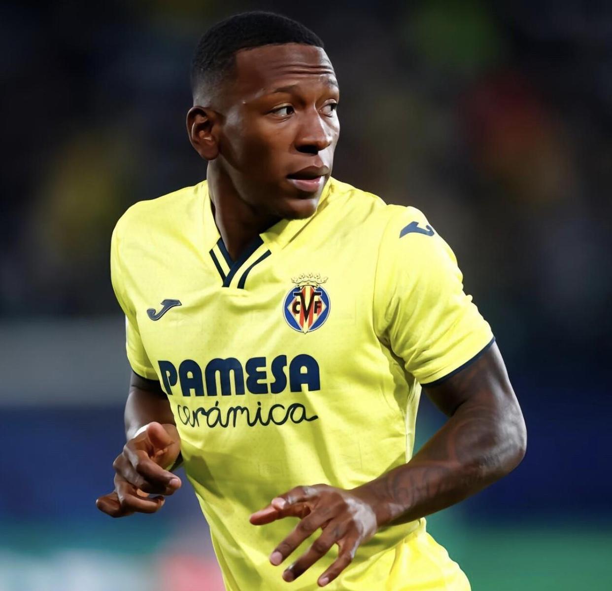 AC米兰报价埃斯图皮尼安球员愿意加盟球队的简单介绍 AC米兰报价埃斯图皮尼安球员愿意加盟球队的简单介绍