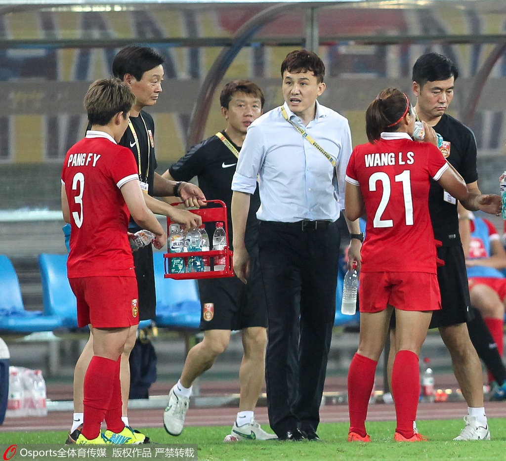 东亚杯举行赛前新闻发布会久尔科维奇张玉宁出席的简单介绍