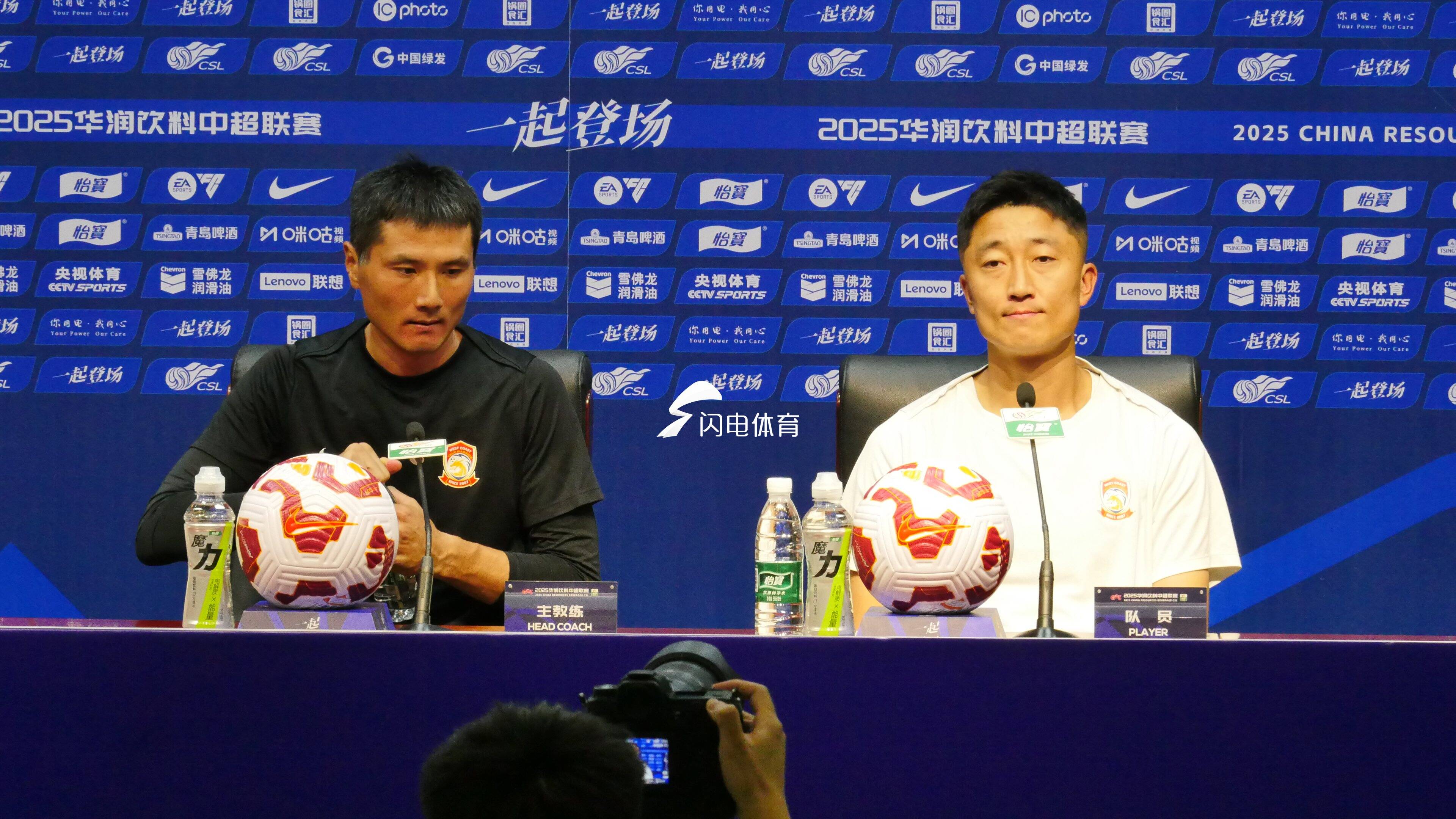 关于青岛西海岸主帅坦然面对两红判罚西海岸两人被罚下的信息