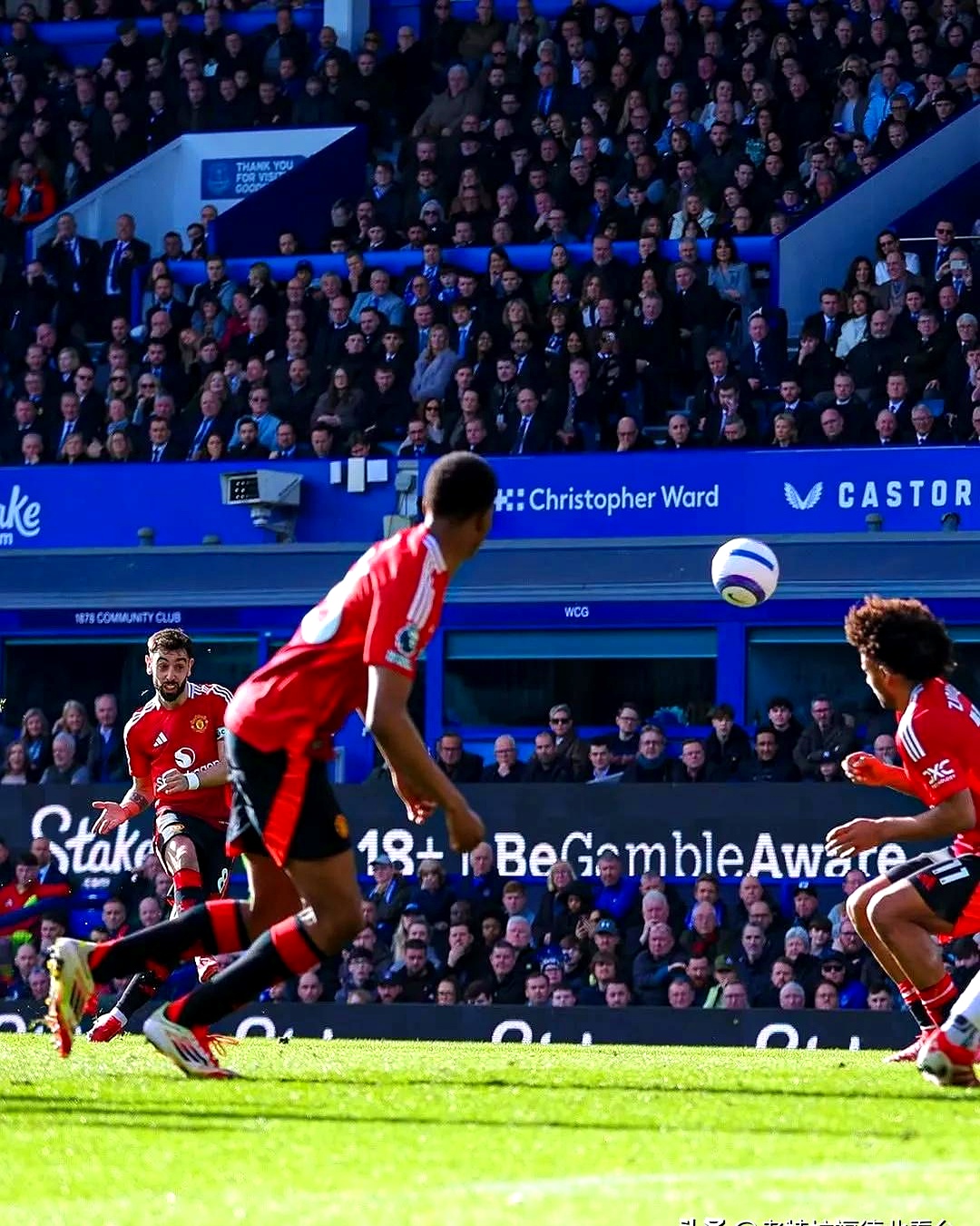 英超曼联3-2伯恩利姆伯莫破门B-费补时点杀的简单介绍