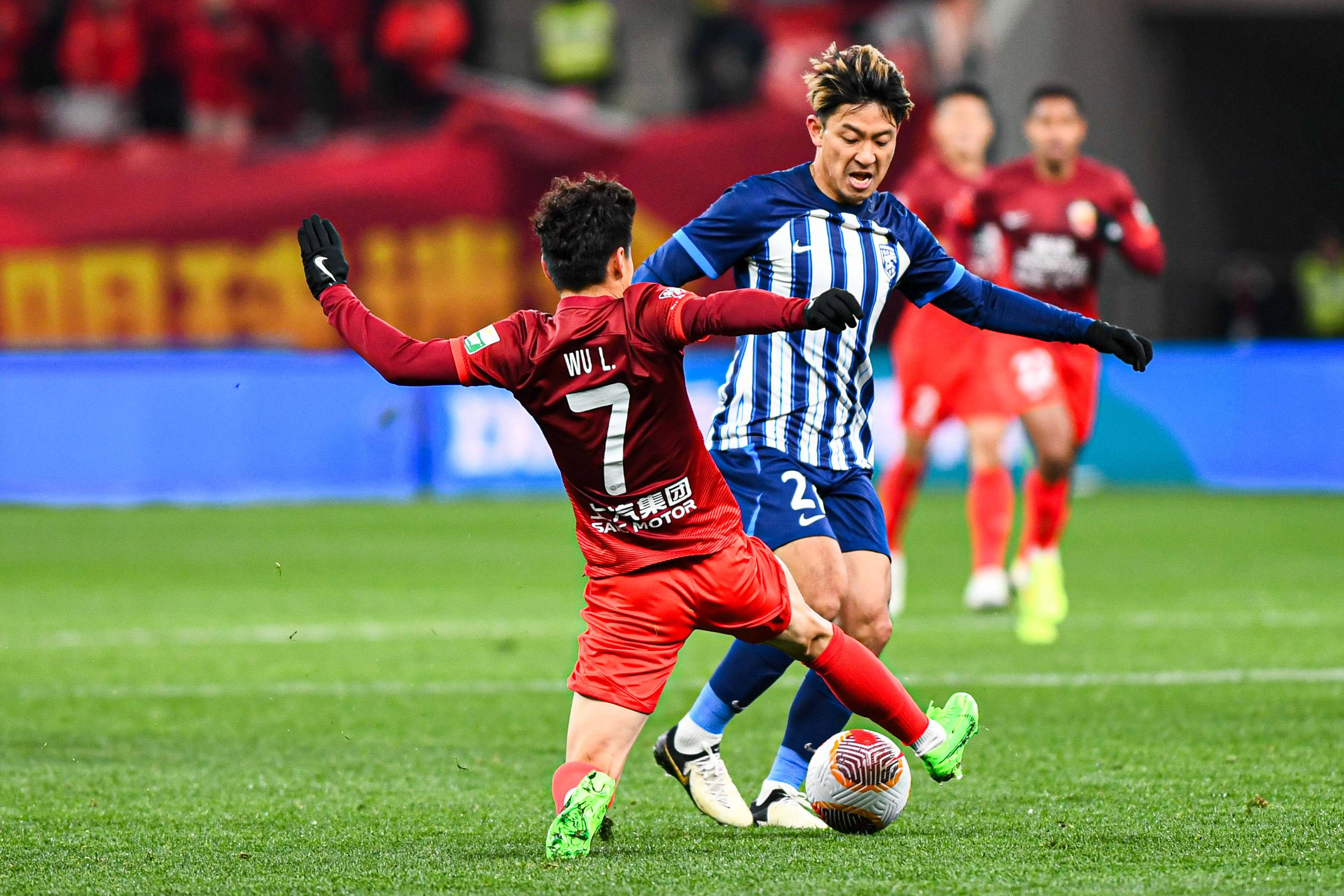 包含中超青岛海牛3-4上海海港莱昂纳多、兰克尔-泽梅开二度李新翔建功的词条 包含中超青岛海牛3-4上海海港莱昂纳多、兰克尔-泽梅开二度李新翔建功的词条