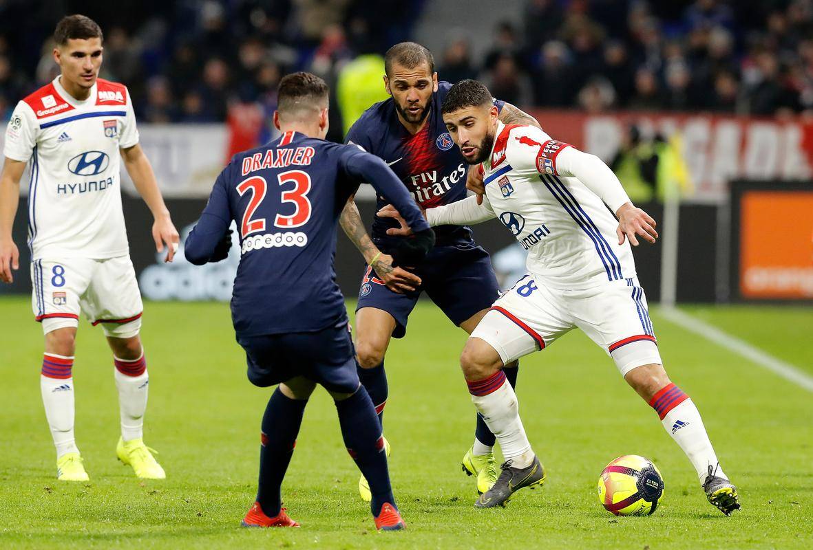 包含欧联杯里昂VS巴塞尔比分预测里昂找回信心的词条