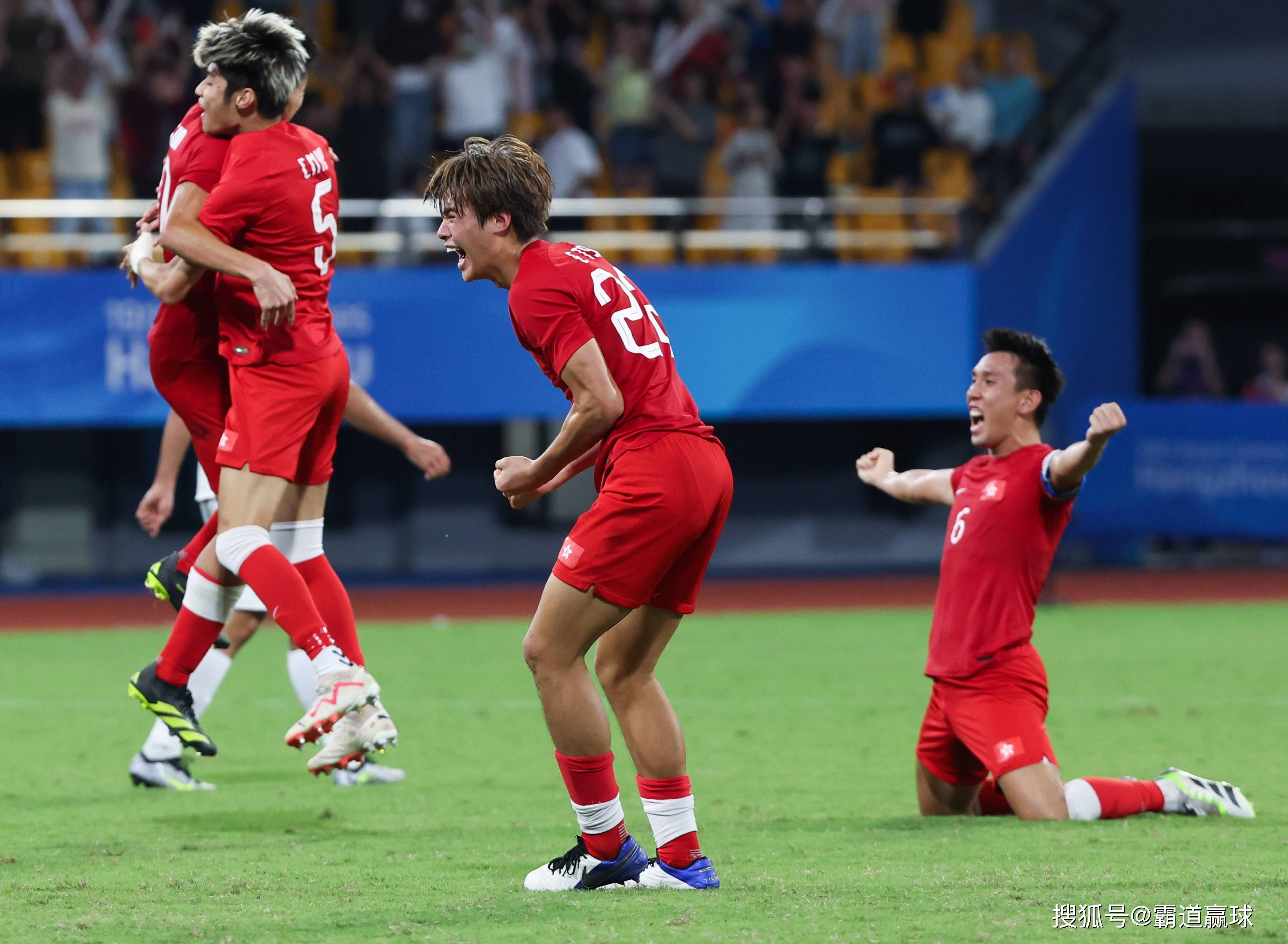 关于东亚杯后中超争冠保级的格局变了亚泰垫底的信息  第2张