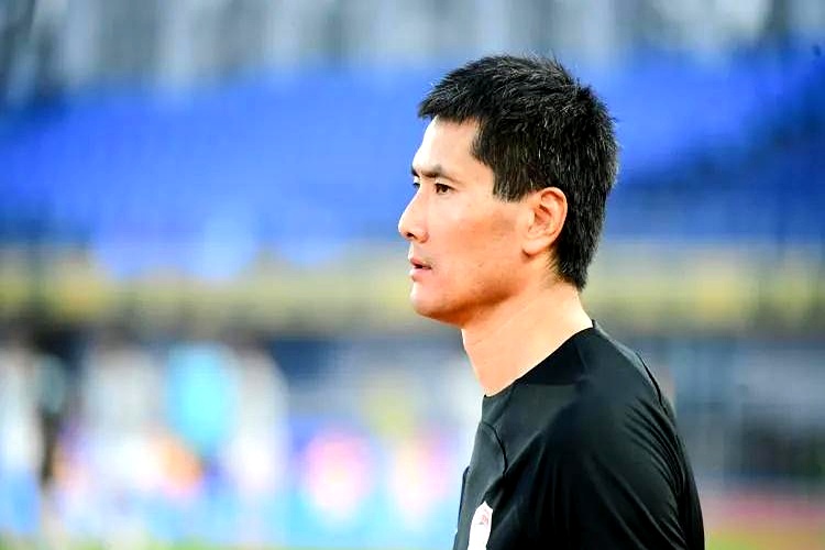 青岛西海岸主帅邵佳一点评球队表现进入状态太慢的简单介绍  第2张