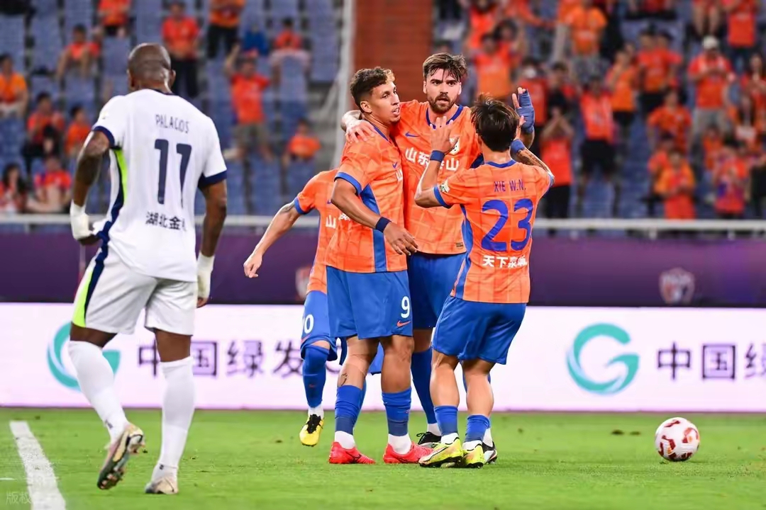 关于足协杯大连鲲城vs青岛西海岸赛事预测青岛西海岸有望晋级八强的信息