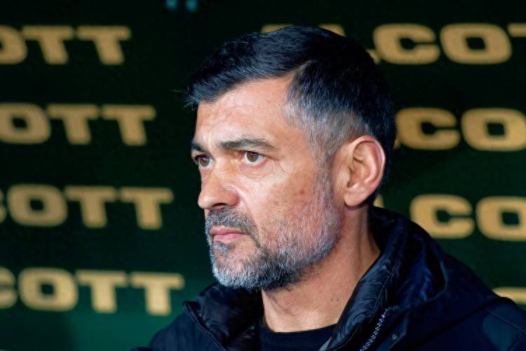 包含AC米兰解雇孔塞桑阿莱格里即将回归的词条