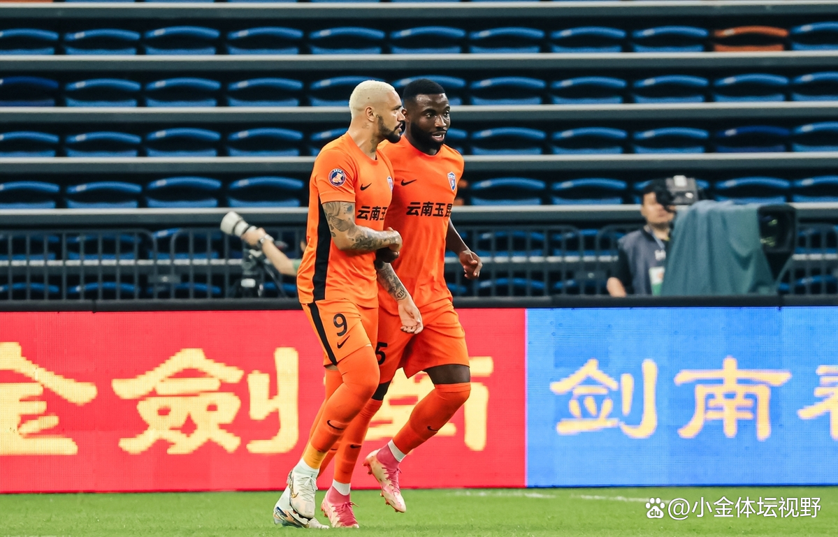 中超云南玉昆1-1长春亚泰张华晨任意球破门奥斯卡点射绝平的简单介绍