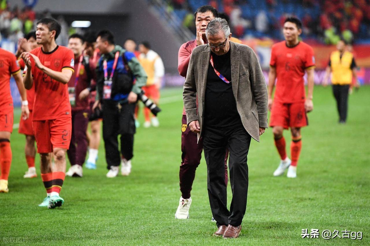 关于单后腰与用人混乱是国足失利主要原因伊万科维奇需承担主要责任的信息  第2张