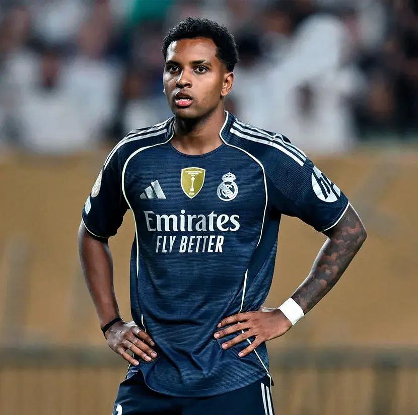 马竞准备总价7000万欧报价热刺后卫罗梅罗西蒙尼今夏锁定这位热刺后卫的简单介绍  第2张