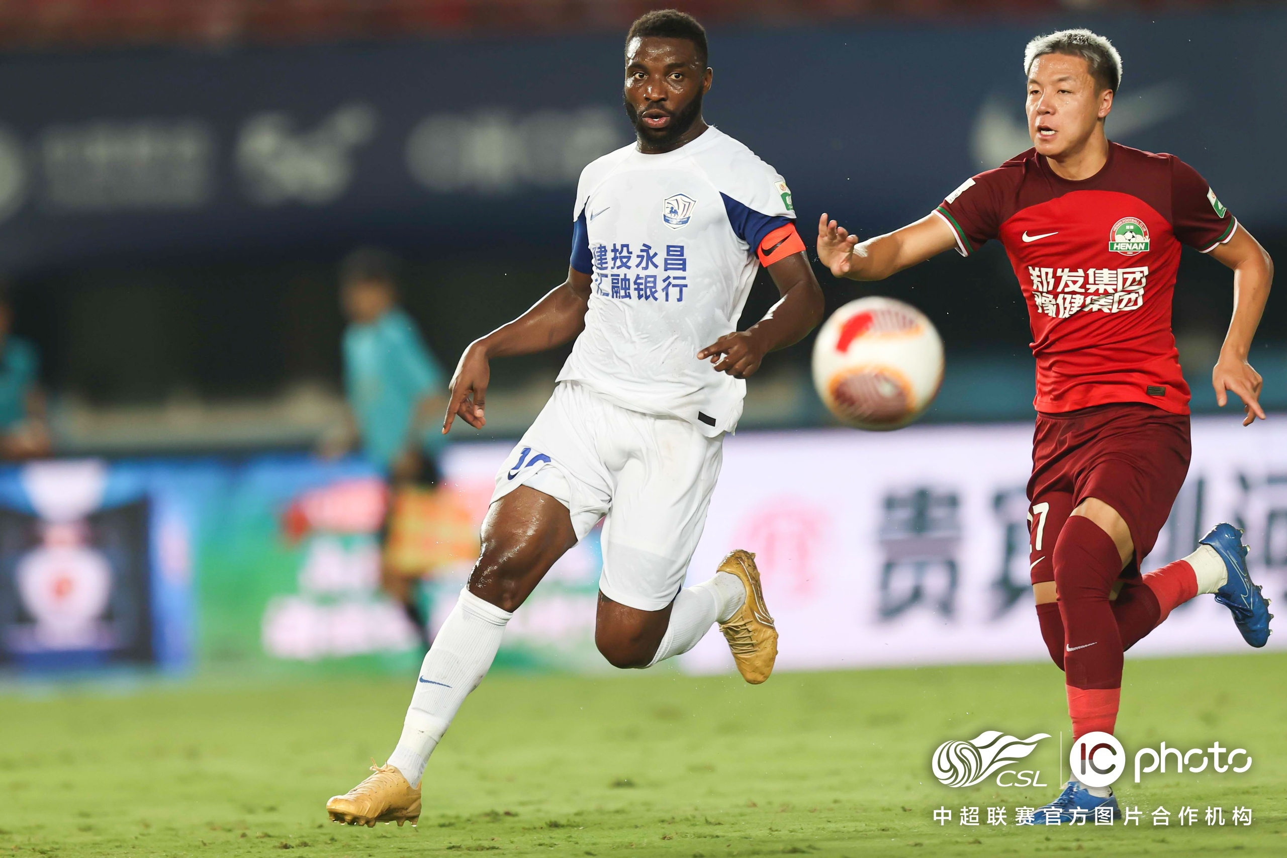 中超青岛海牛1-1河南林创益破门刘鑫瑜扳平比分的简单介绍  第1张