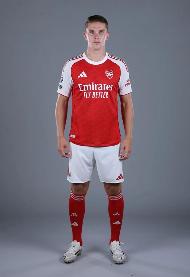 关于哲凯赖什将阿森纳作为绝对优先选择阿森纳仍在与葡体商谈的信息