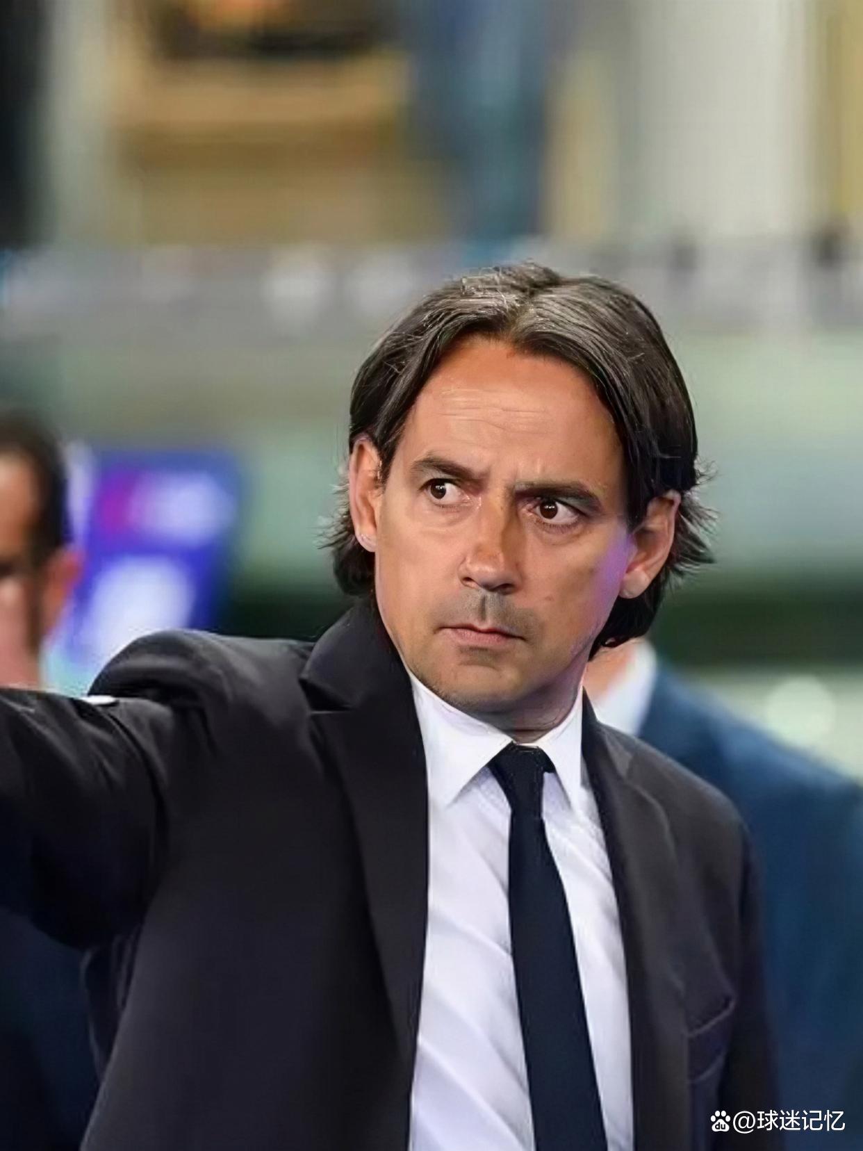 利雅得新月准备一亿英镑求购B费曼联对出售球员持开放态度的简单介绍  第2张